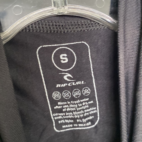 Rip Curl Long sleeve drawstring bottom surf shirt - Picture 5 of 5